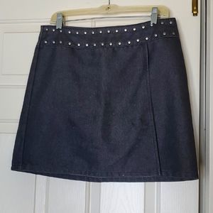 ESPRIT RARE & VINTAGE DISTRESSED BLACK DENIM MINI SKIRT W SILVER STUDS, SIZE 11